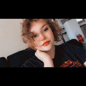 Meet your Posher, Abbi